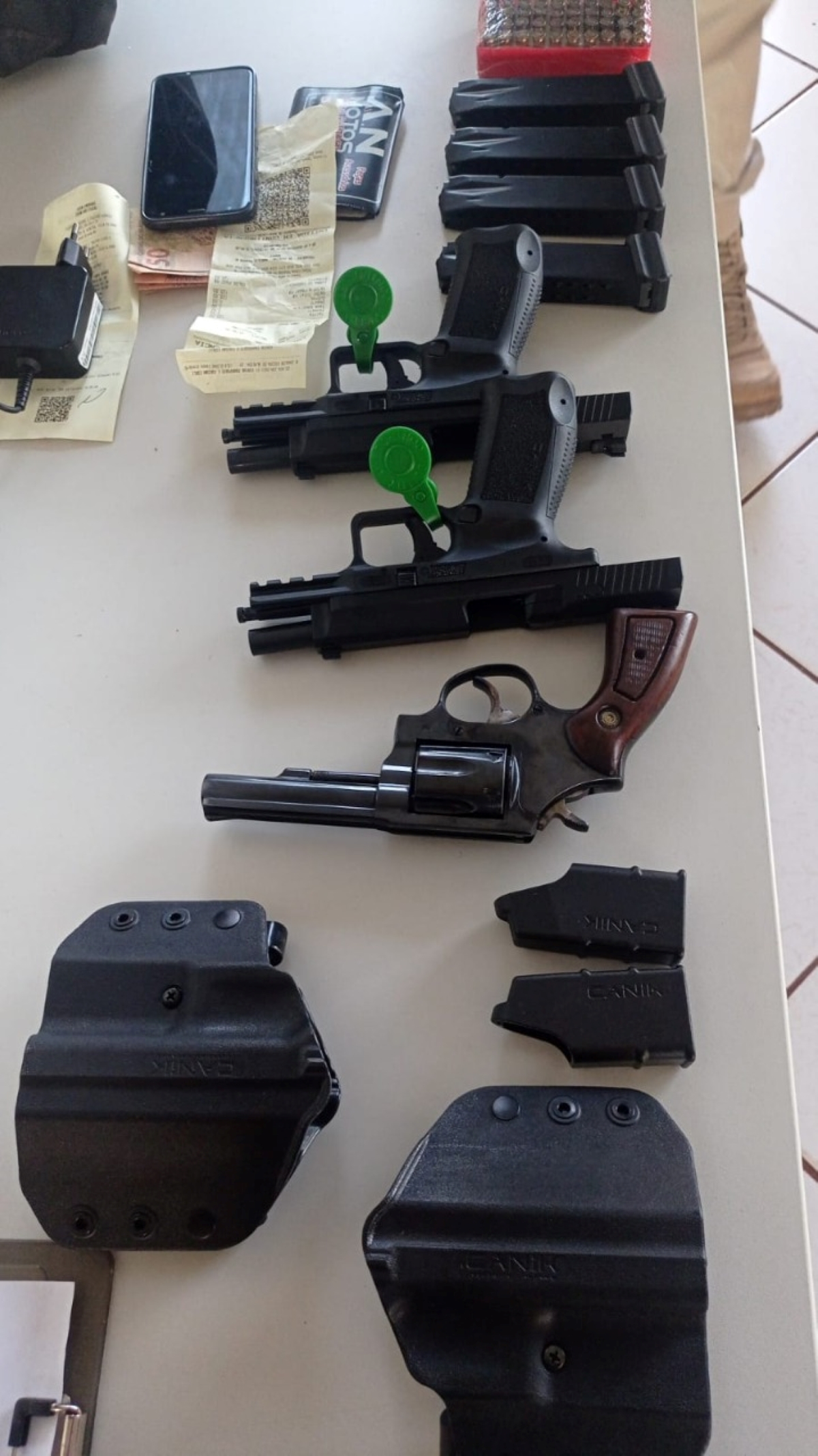 Homem é preso armas compradas na fronteira