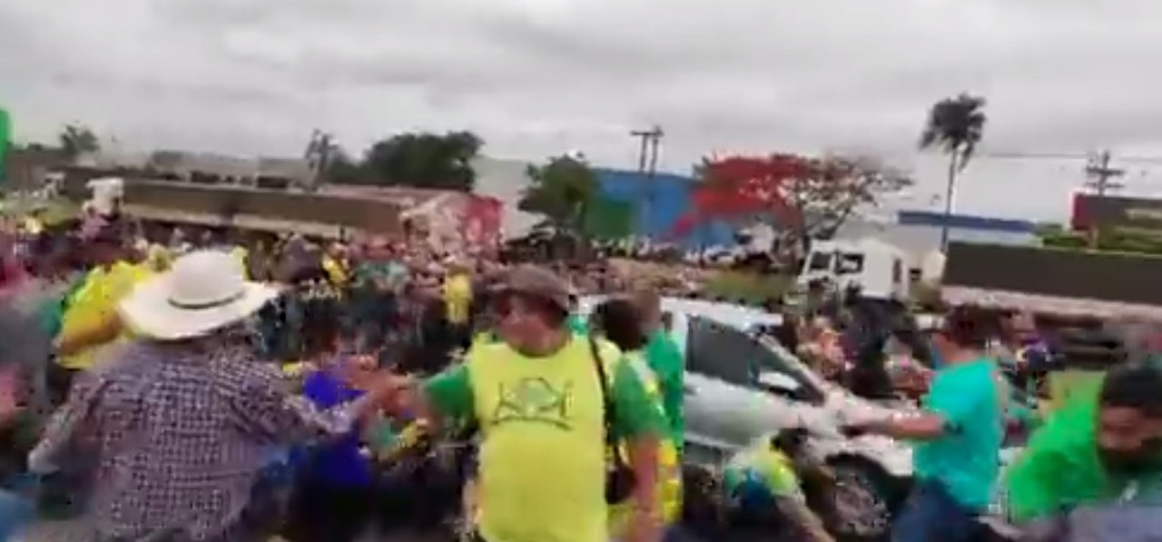 Carro Atropela Grupo De Bolsonaristas Em SP