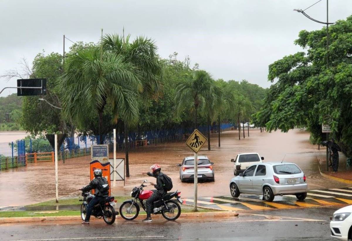 Prefeitura estuda decretar emergência após temporal em Campo Grande