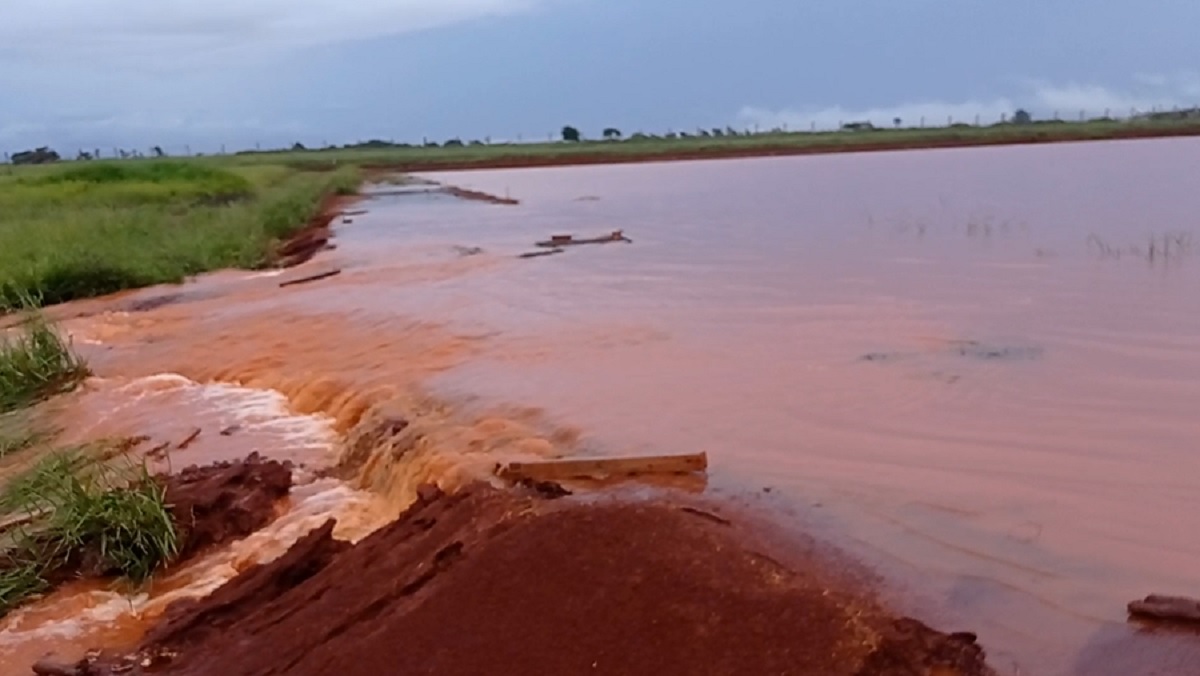 Barragem Transborda Alaga Casas E Causa Preju Zos Em Dourados