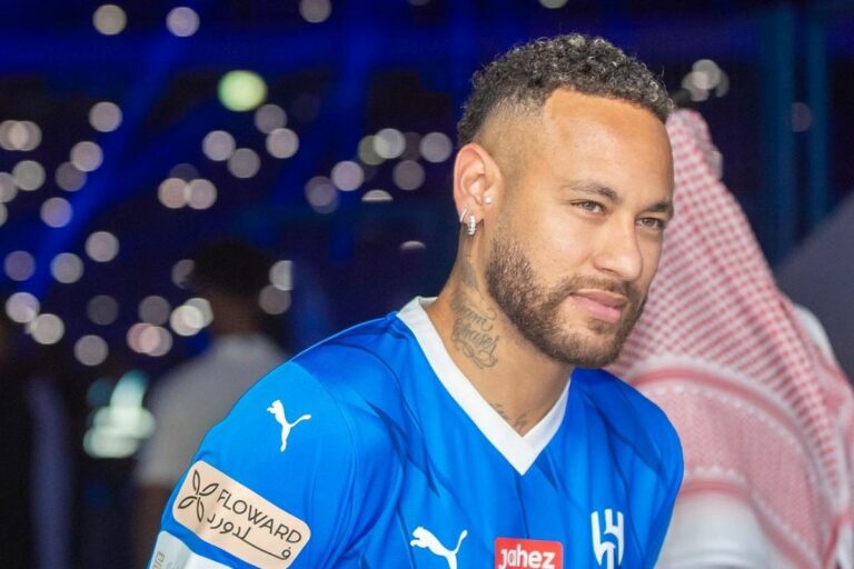 Neymar Apresentado No Al Hilal Da Ar Bia Saudita