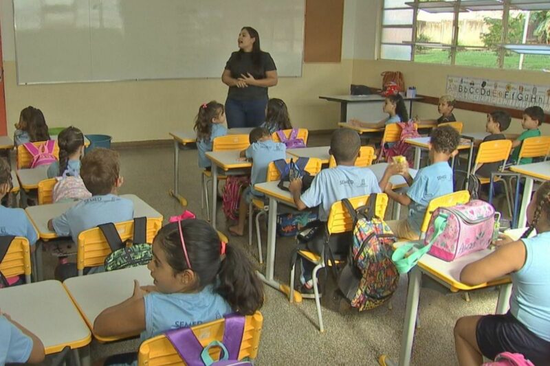 Professores aprovados em concurso serão empossados em Campo Grande