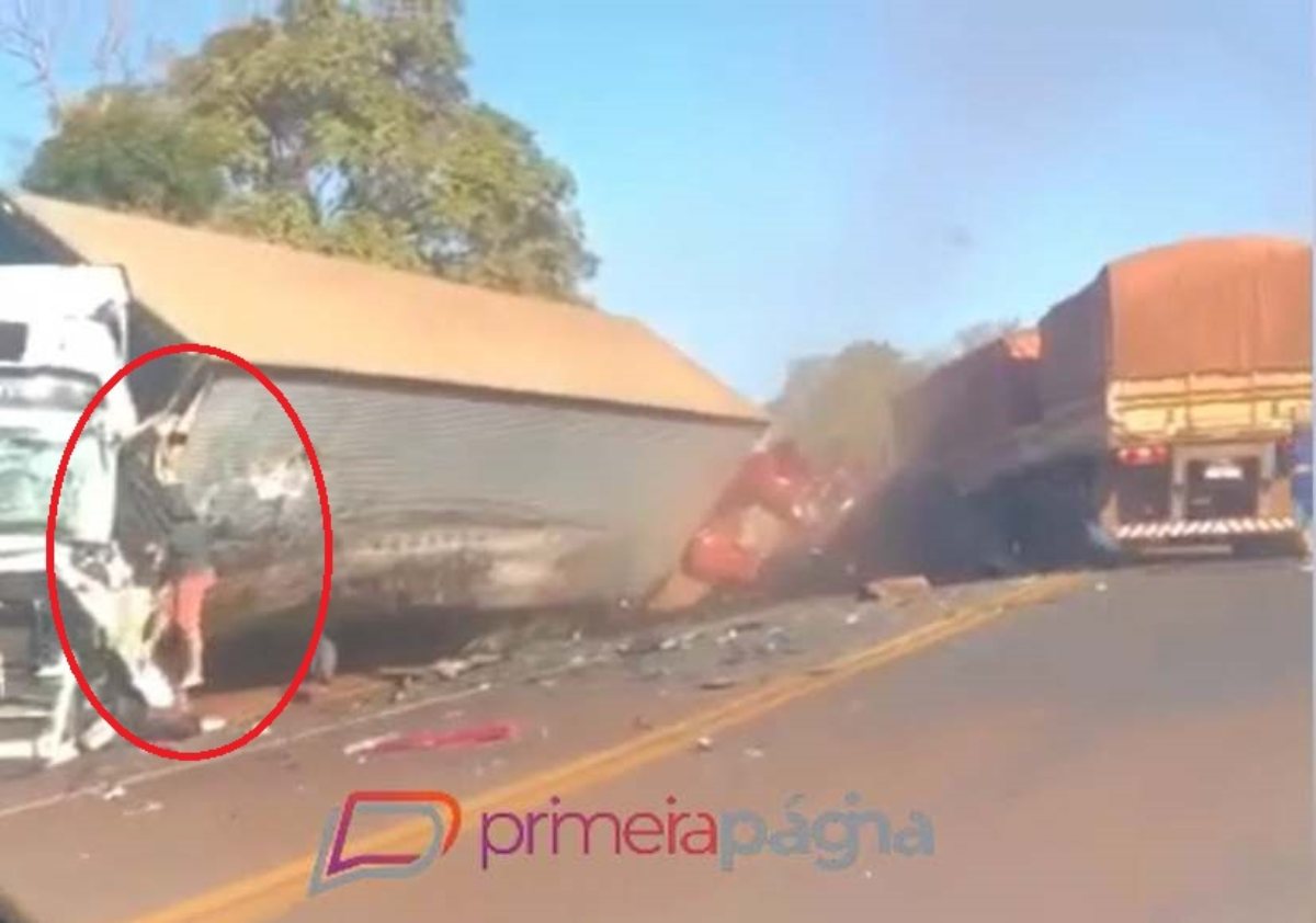 Vídeo motorista pula da carreta após colisão 2 mortes em Jaraguari