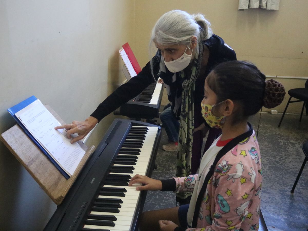 Aulas de Piano, Ensino De Música, Academia AFB