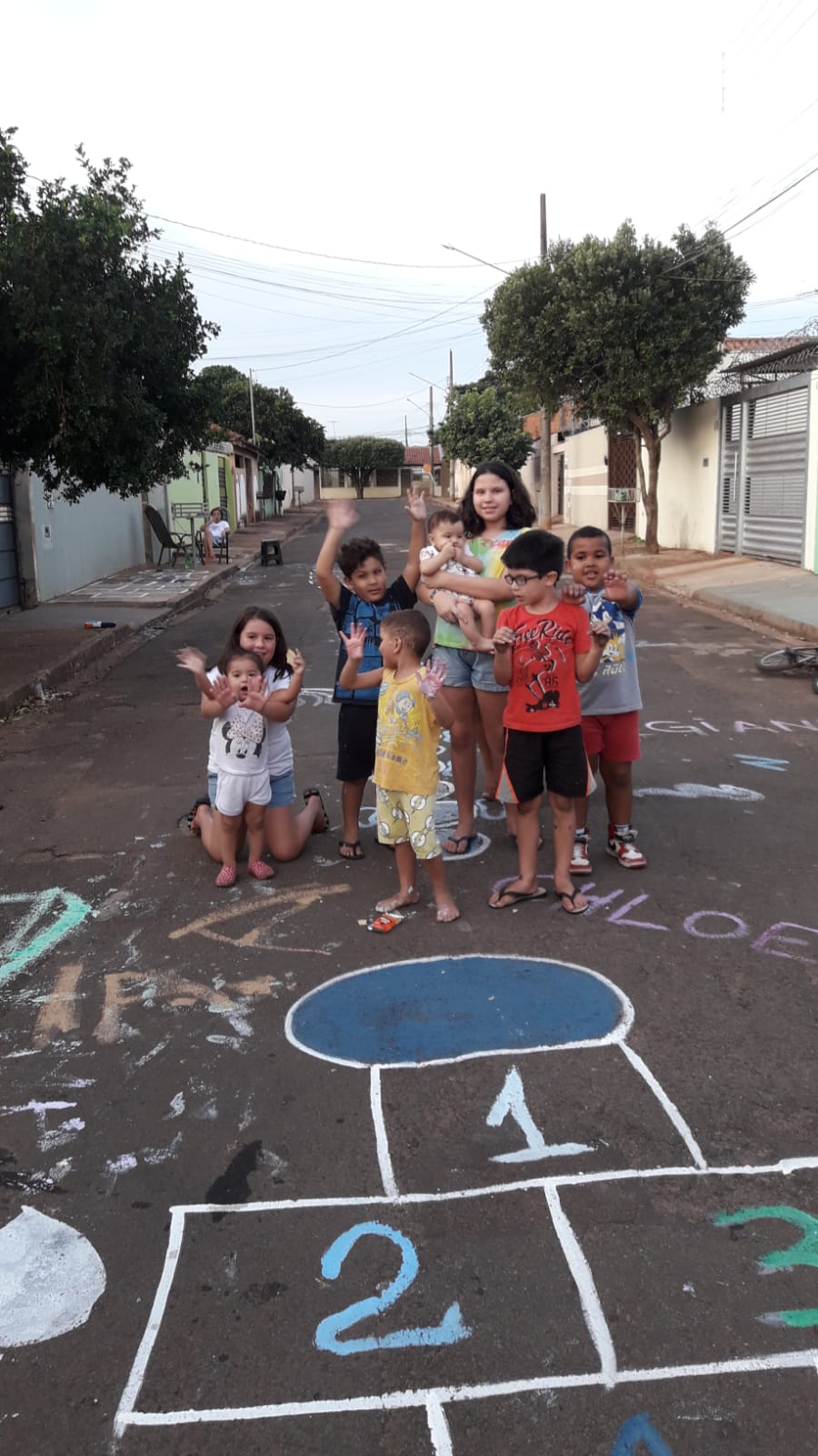 COMO BRINCAR DE AMARELINHA !!! Brincadeira de rua ! VENHA SE DIVERTIR COM  AGENTE !!! 