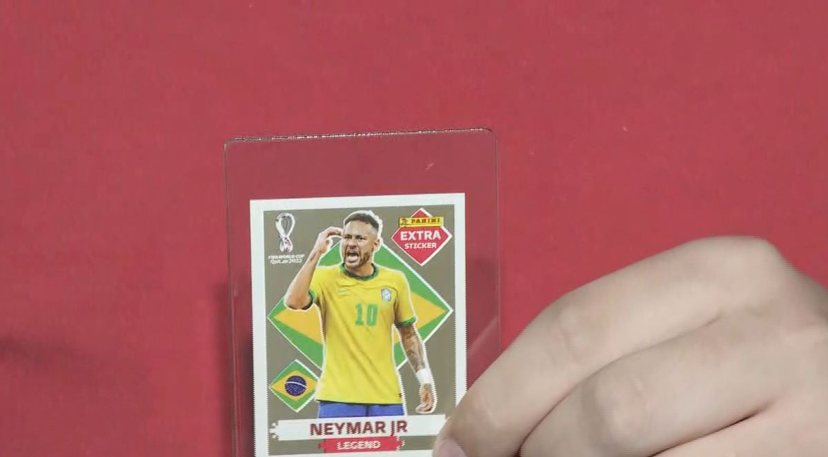 Figurinha do Neymar Extra Sticker Legend Copa do Mundo 2022