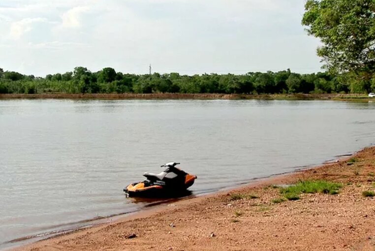 Jovem está desaparecido após acidente com jet ski na lagoa Trevisan