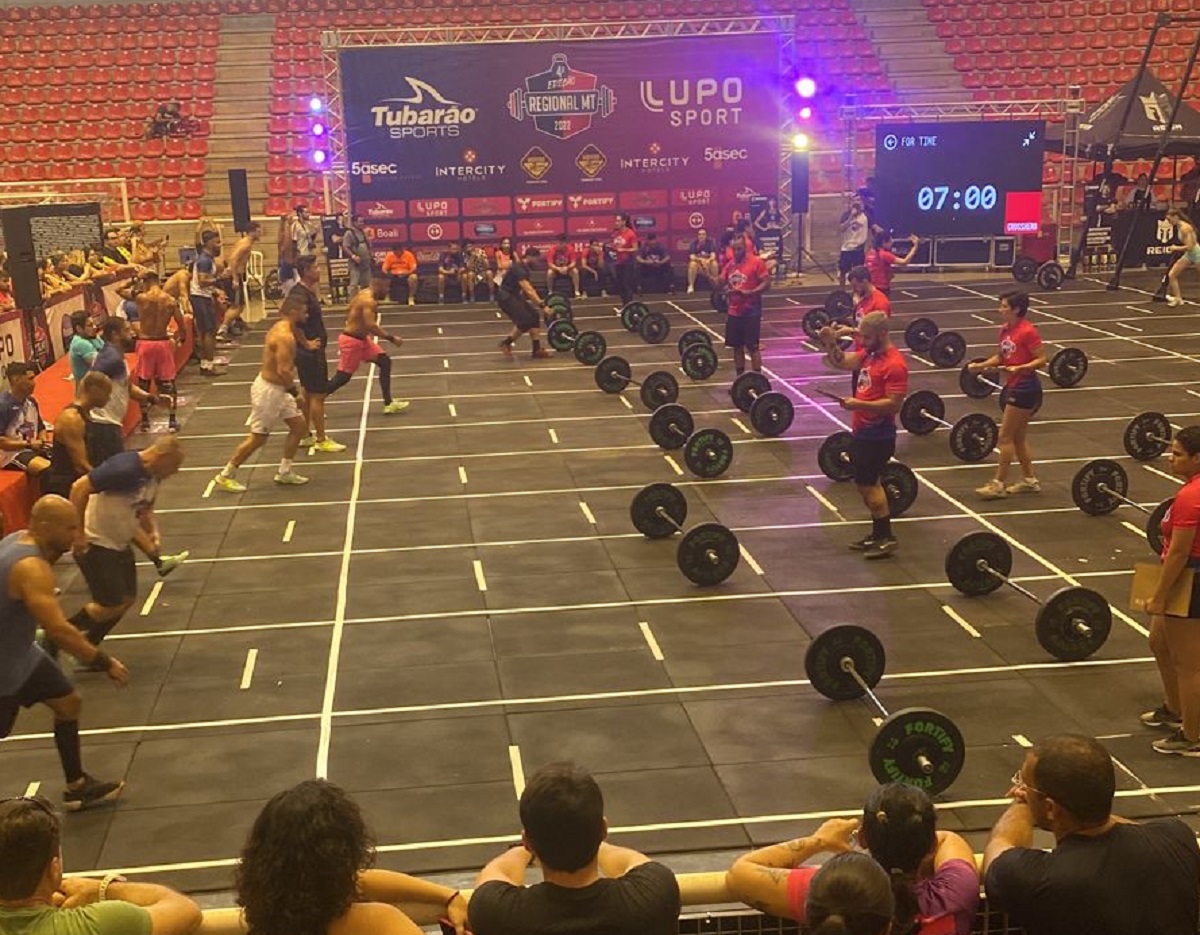 Atletas de Caratinga participam da competição de CrossFit Bop