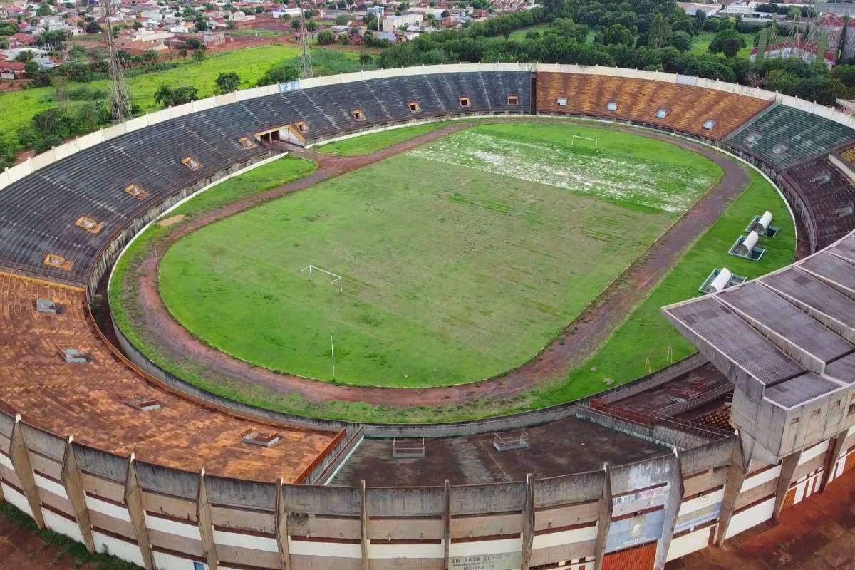 DAC abre venda de ingressos para jogo decisivo de domingo no Douradão