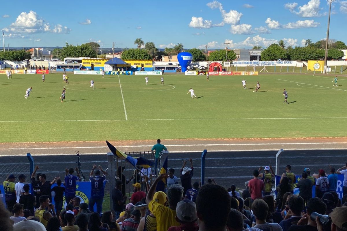 Lance de Costa Rica X Operário na final do Campeonato Sul-Mato-Grossense 2023 no estádio Laertão (Foto: José Pereira)