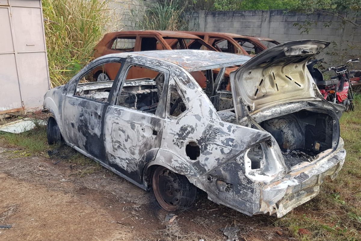 Corpos Carbonizados São Encontrados Em Carro Incendiado Em Campo Grande