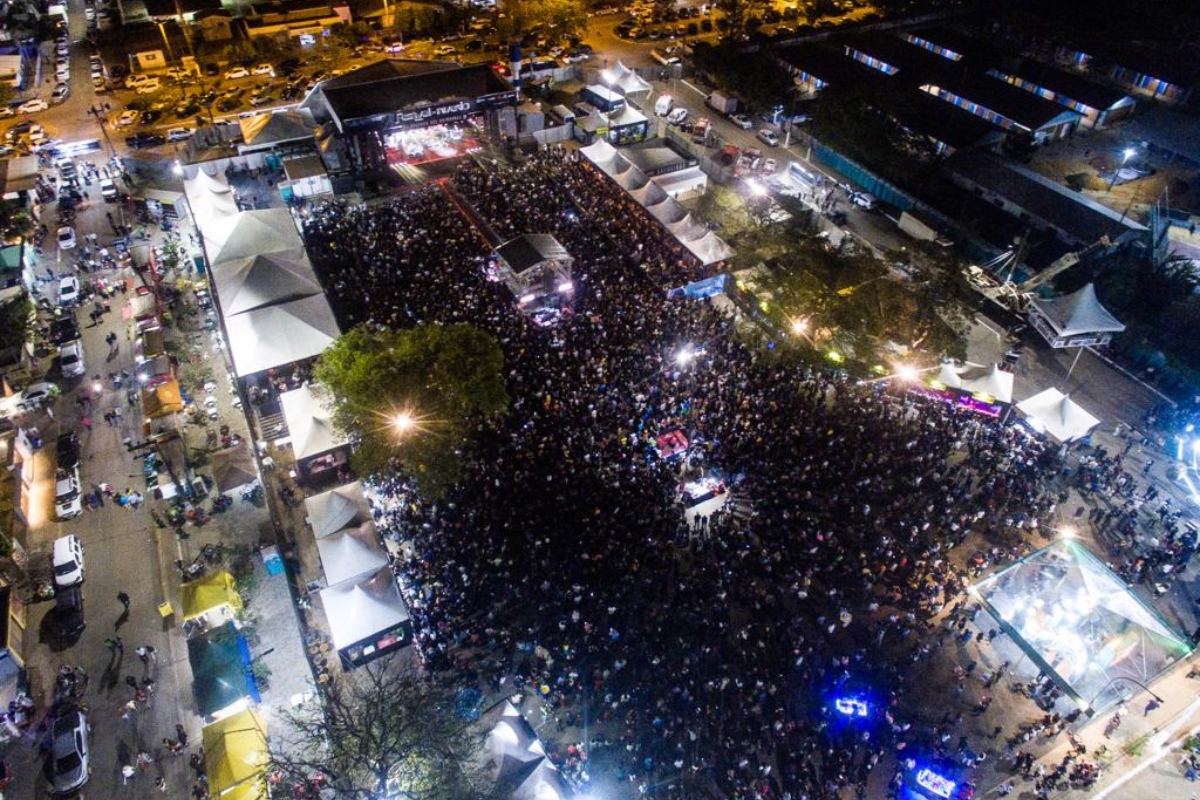 Imagens de drone do público do Festival de Inverno 2023