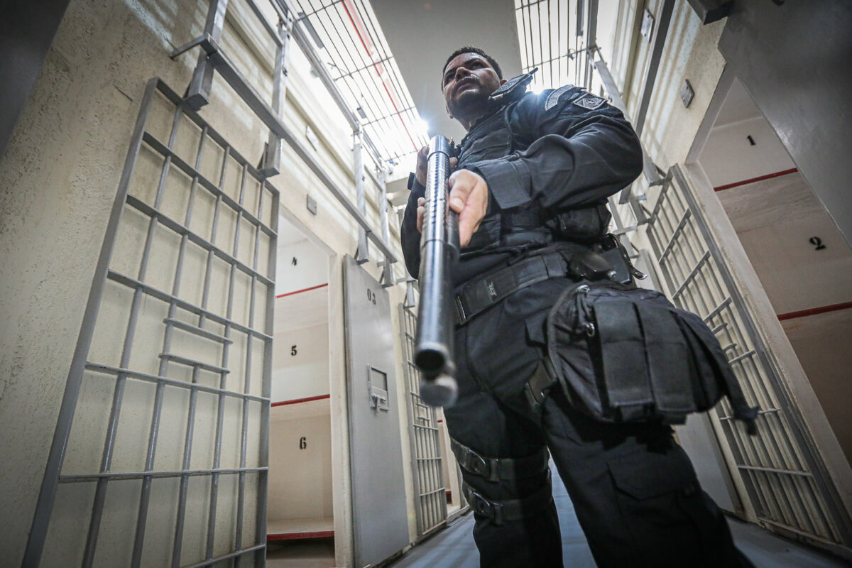 Governo ter que fazer nomeaes de policiais penais. (Foto: Michel Alvim/SecomMT)