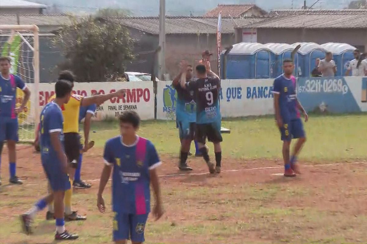 Clássico entre América e Baixada abre Campeonato de Futebol Amador de  Laguna - Prefeitura de Laguna