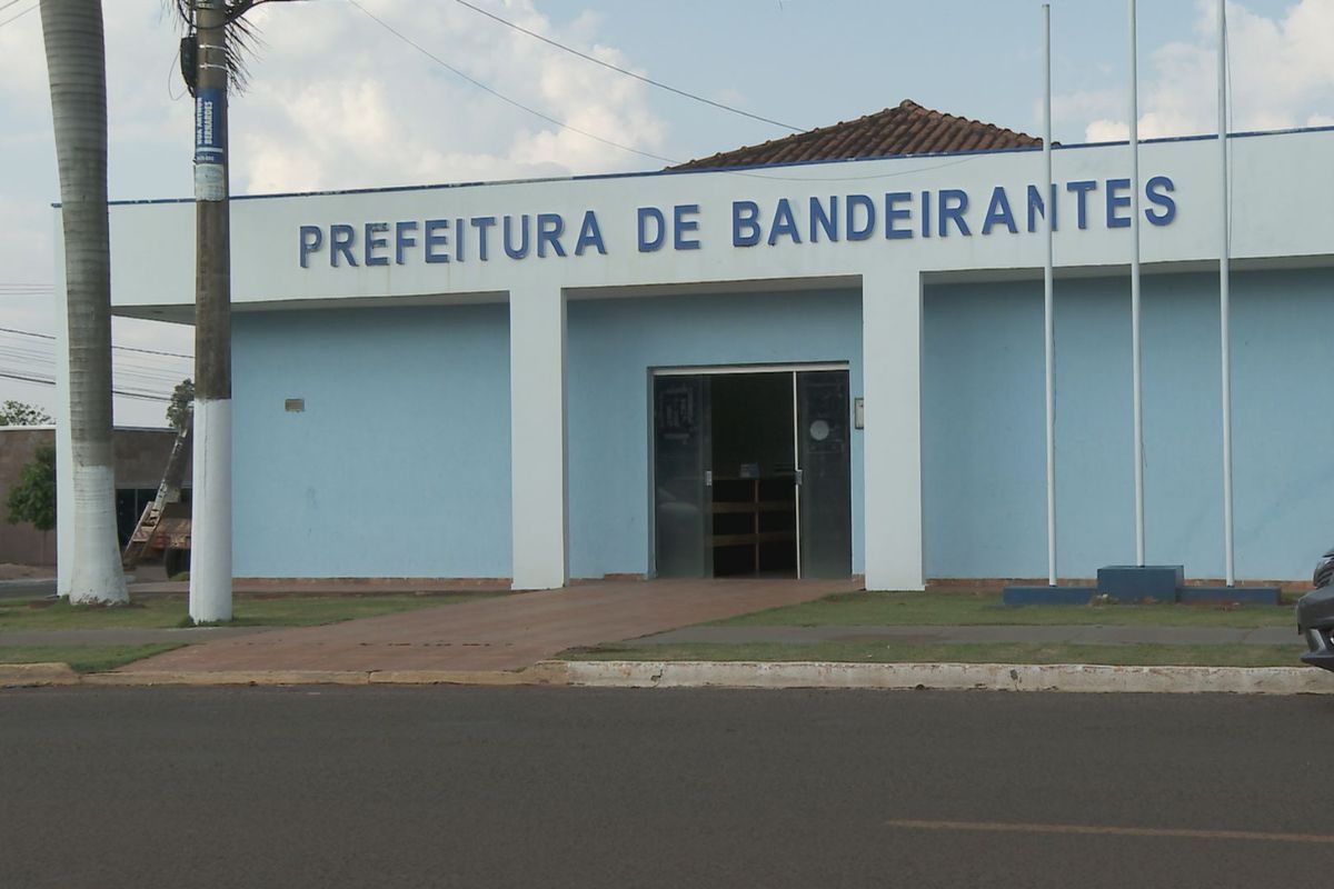 Prefeitura de Bandeirantes (Foto: Edmar Melo)