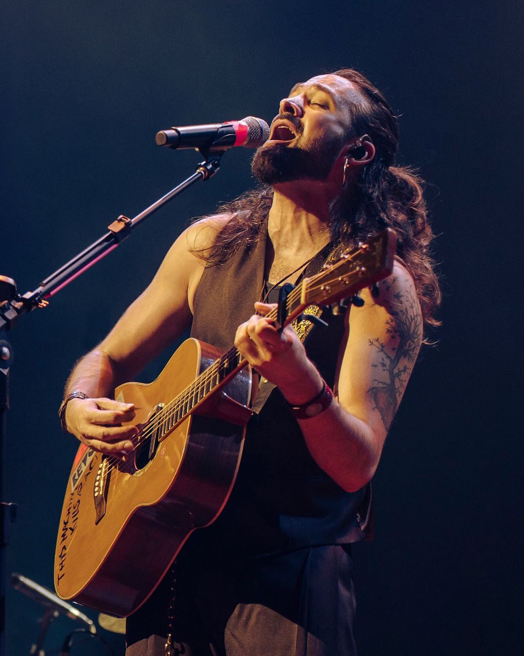 Agendão: fim de semana de música, com Jonavo e Ana Vilela na