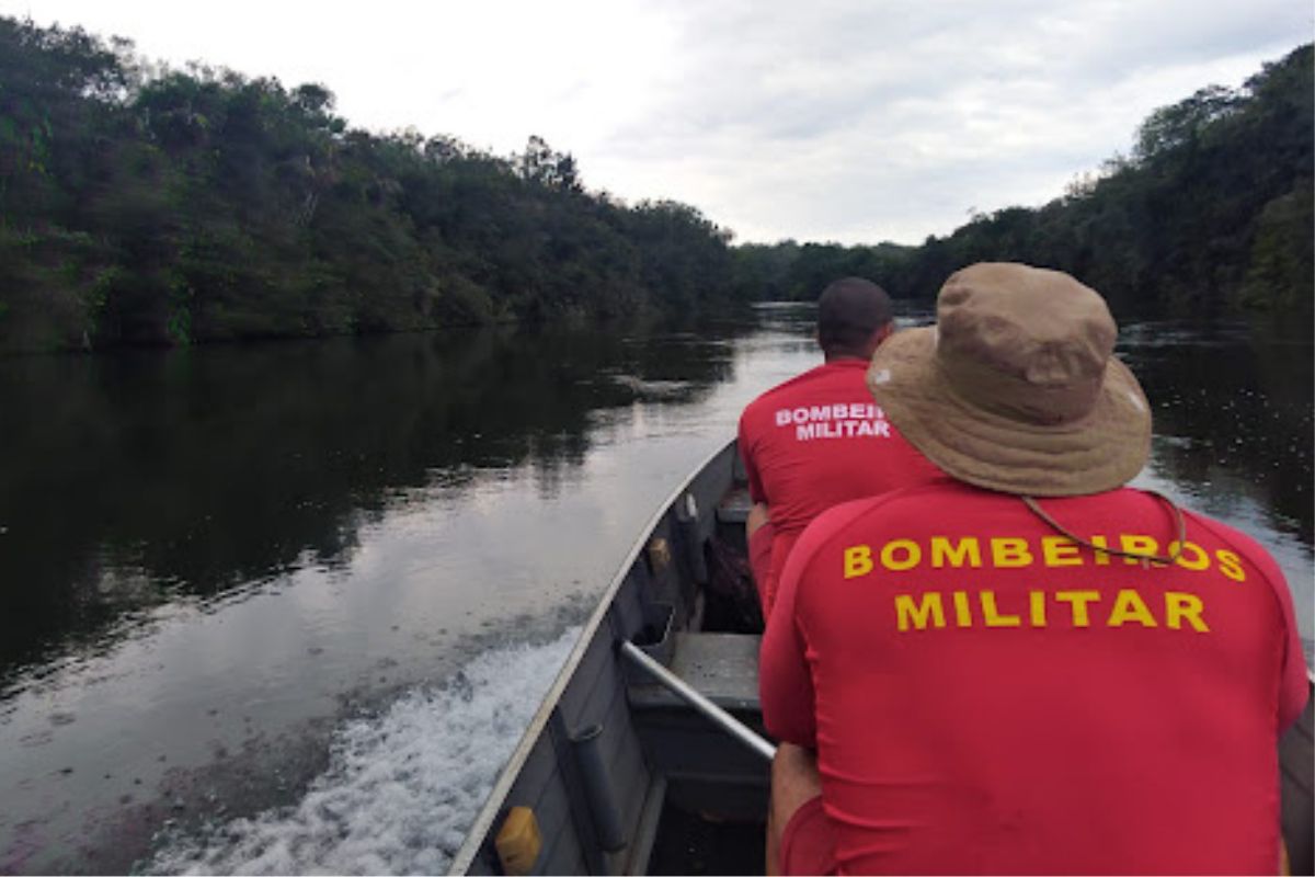 equipes do corpo de bombeiros atuando durante resgate de vítima afogados em rios de MT