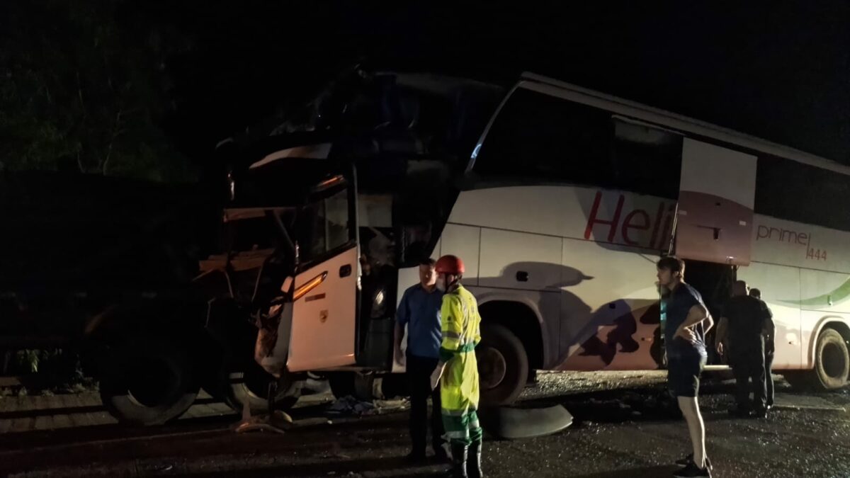 Acidente de ônibus na BR-364.