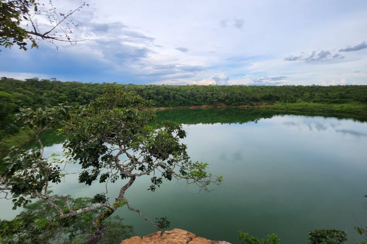 Imagem mostra Lagoa Encantada