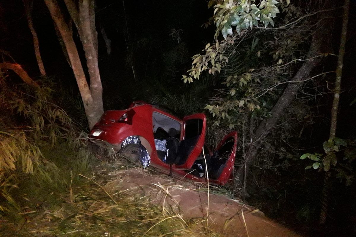 Adolescente Morre Após Carro Sair Da Pista E Bater Em árvore Na Ms 339