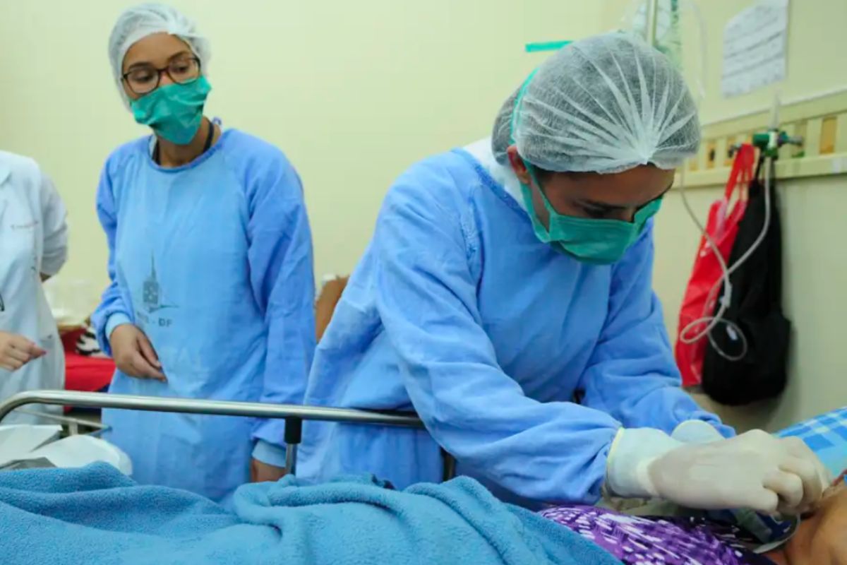 Lei de MT determina que pacientes não podem ser atendidos por profissionais da enfermagem que sejam de sexo oposto. (Foto: Pedro Ventura/Agência Brasil)