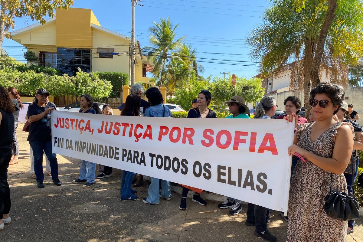 Foto protesto gato Cuiaba 2