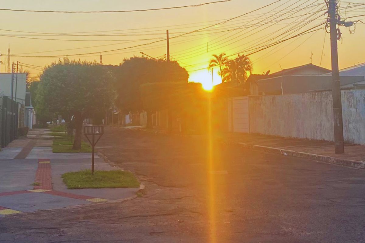 Sol brilhou cedo em Campo Grande (Foto: Cristiano Arruda)