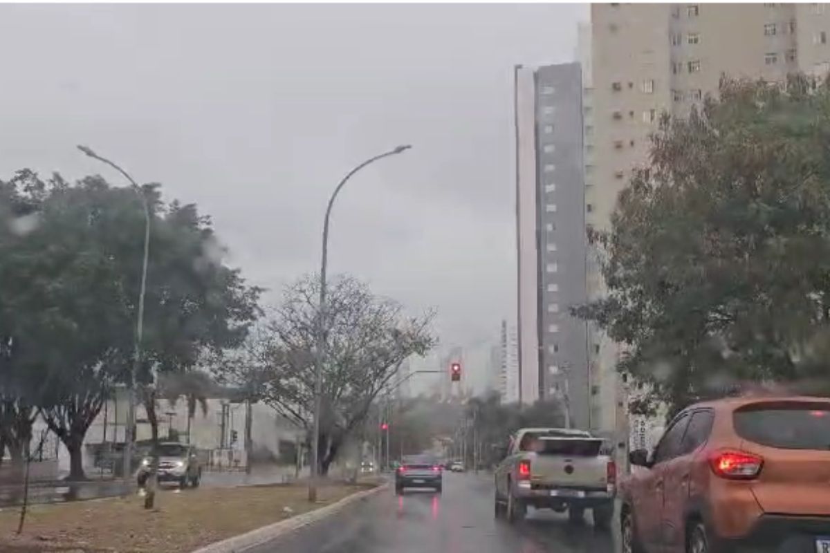 Chuva em Campo Grande (Foto: Fabiano Arruda)