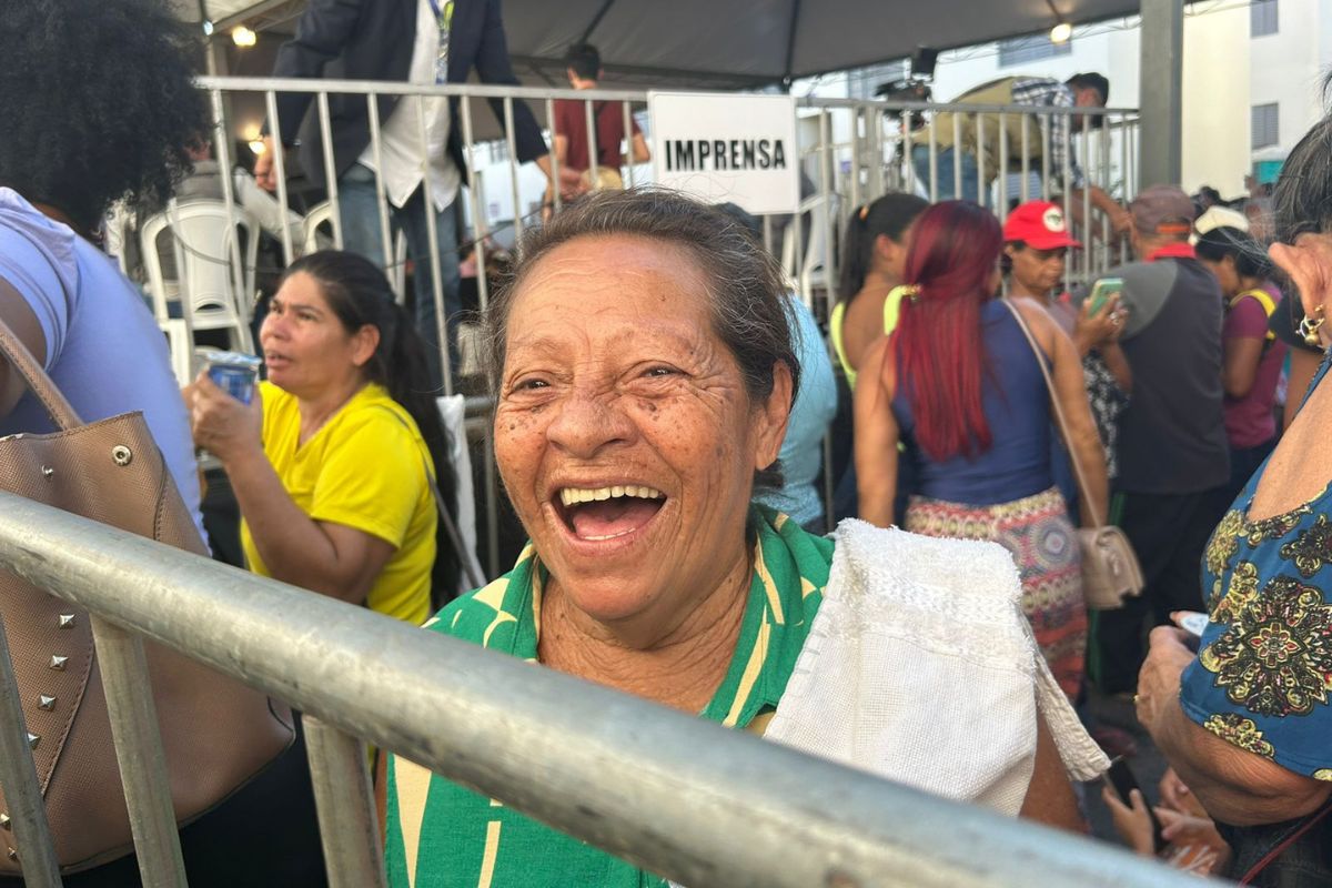 Dona Terezinha Pinto da Silva, de 68 anos, contemplada com a casa própria. (Foto: Victória Oliveira)