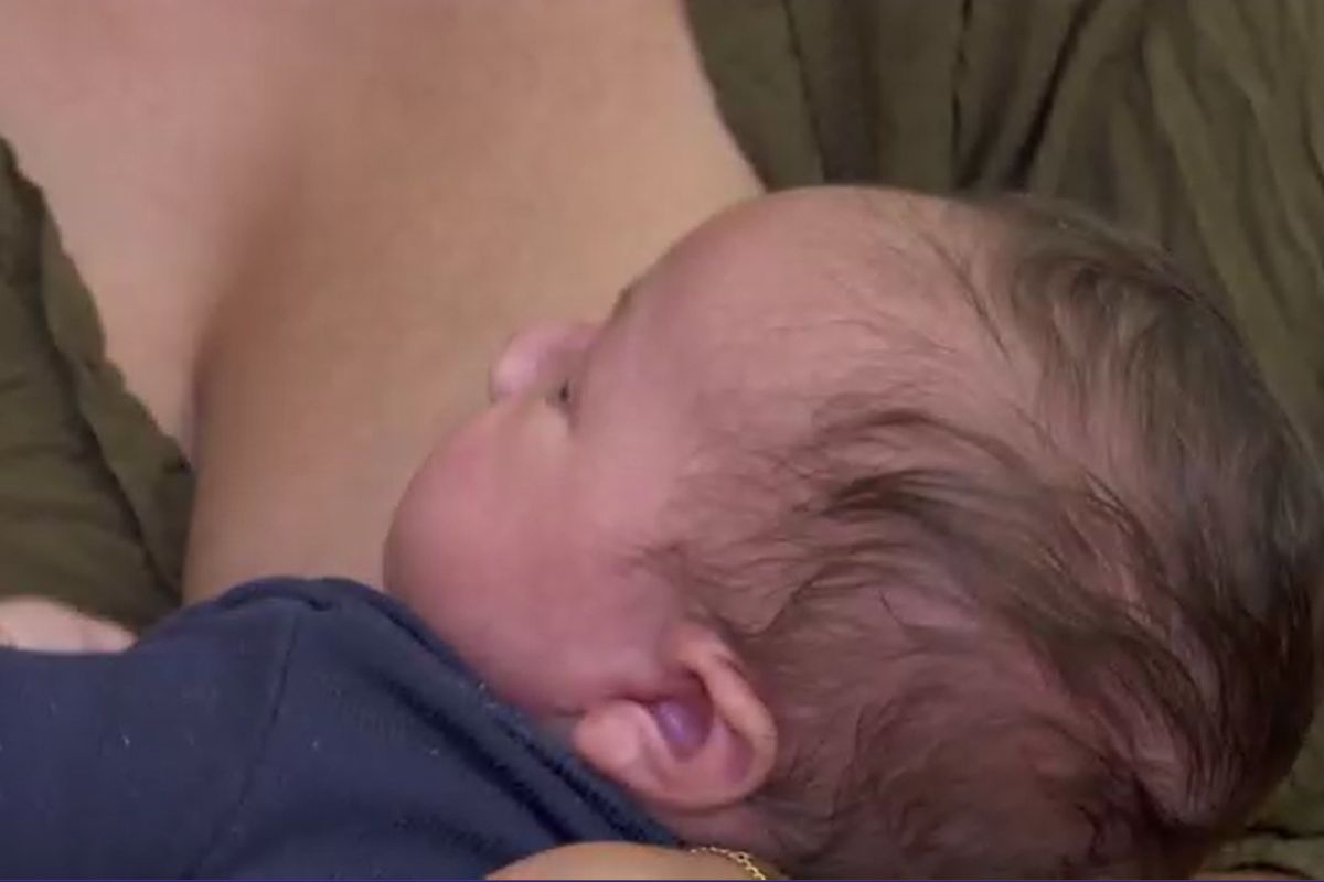 Leite materno deve ser o único alimento dos bebês até os 6 meses. (Foto: Joacir Rodrigues/TVCA)