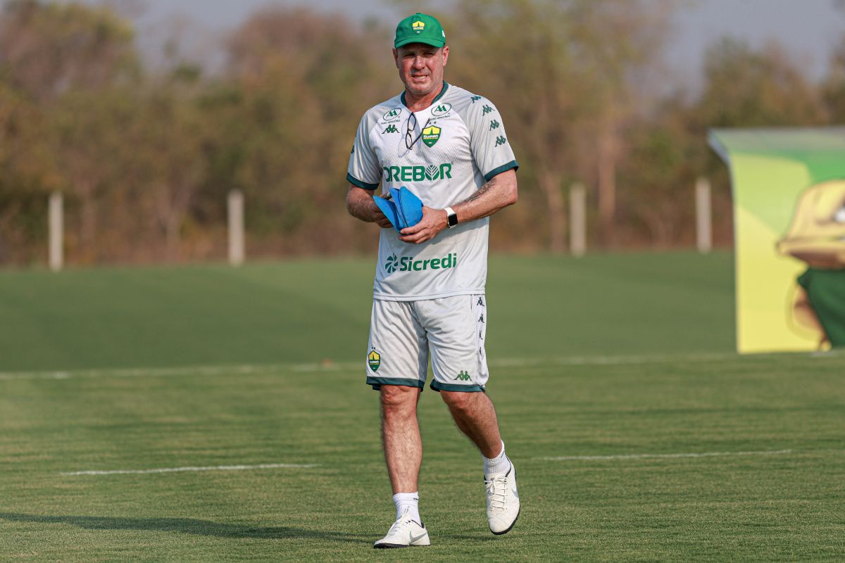 Marcos Alberto Skavinsk, o Marcão, foi zagueiro e se aposentou em 2011 ( Foto: AssCom Dourado)