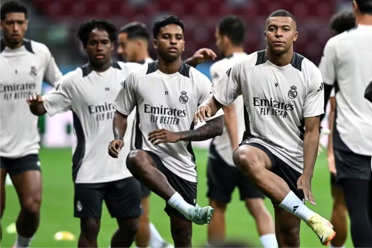 Bellingham, Endrick, Rodrygo e Kylian Mbappé em treino do Real Madrid (Foto: Getty Images)