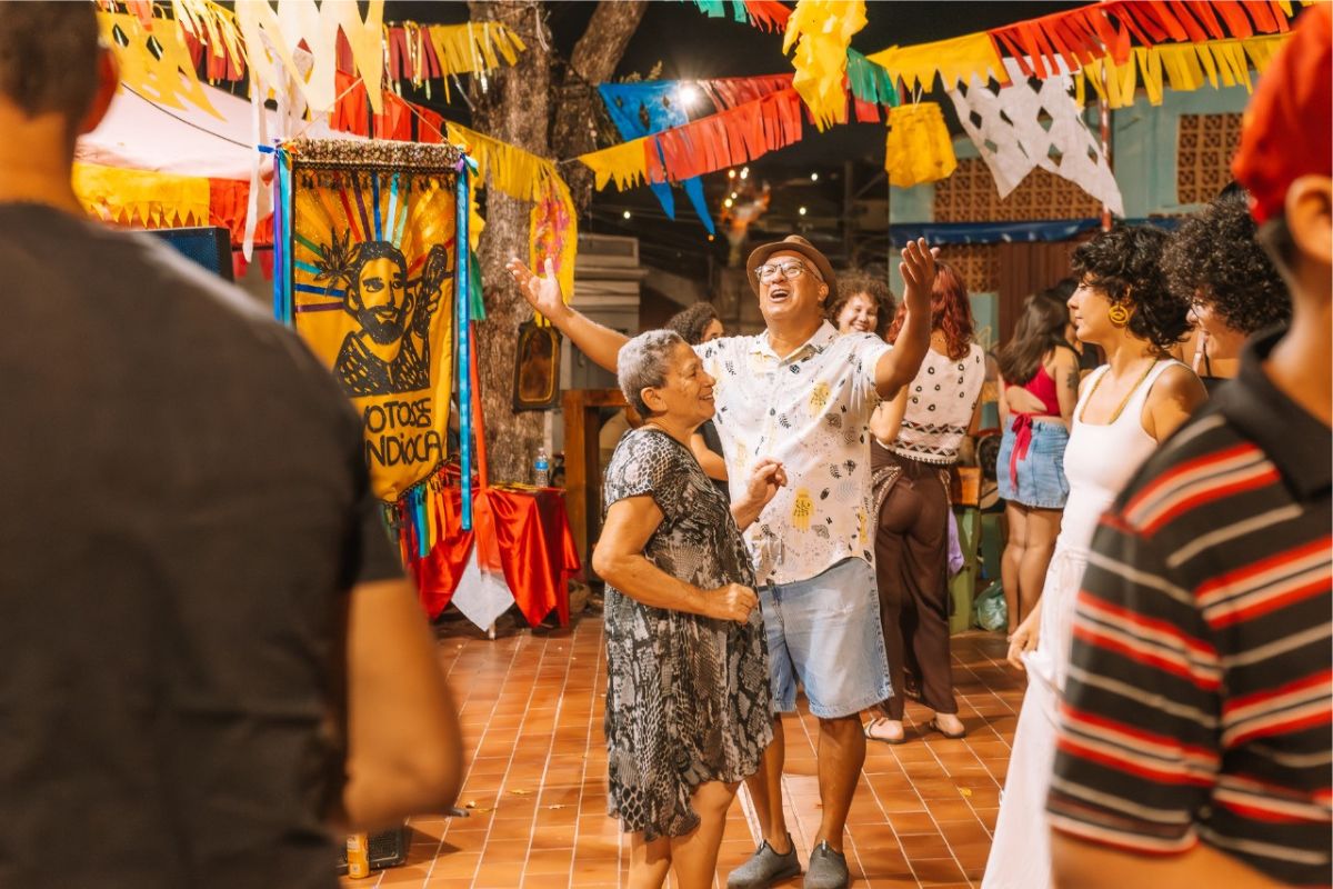 O Cortejo das Artes é gratuito e aberto a todos os públicos (Foto: Devotos da Mandioca)