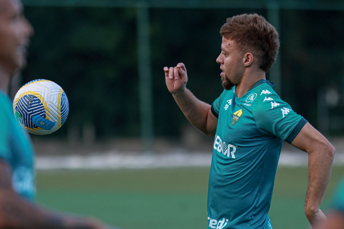 Lucas Fernandes foi desfalque do Cuiabá na última partida ( Foto: AssCom Dourado)