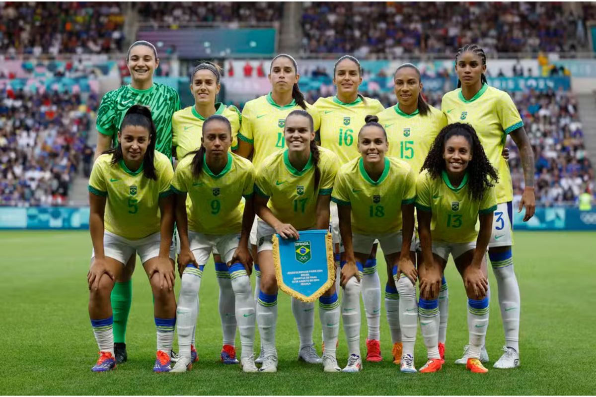 Ana Vitória veste a camisa 17 do Brasil (Foto: Rafael Ribeiro/CBF)