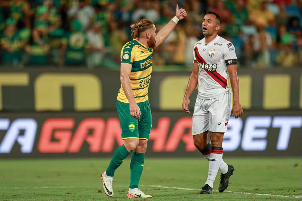 Cuiabá e Atlético-GO no primeiro turno do Brasileirão 2024 — Foto: AssCom Dourado