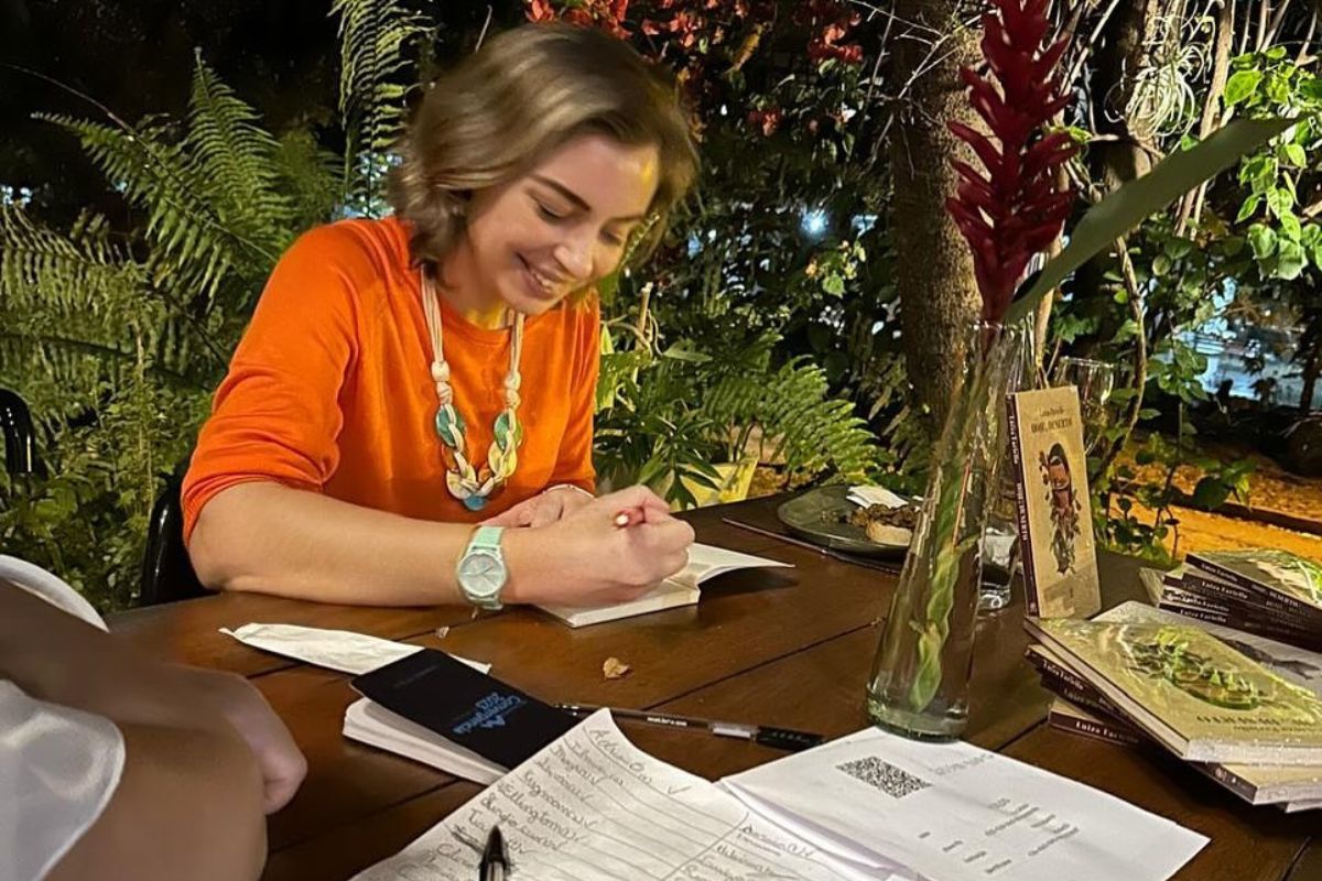 A professora e escritora Luiza Fariello (Foto: Reprodução/ redes sociais)