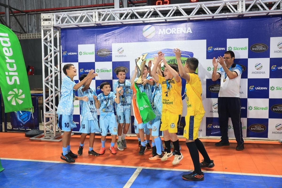 E. M. Professora Judith dos Reis Espíndola, campeã da categoria A sub-12 masculino da Copa da Juventude de futsal 2024 em Dourados (Foto: Lincoln Gabriel)