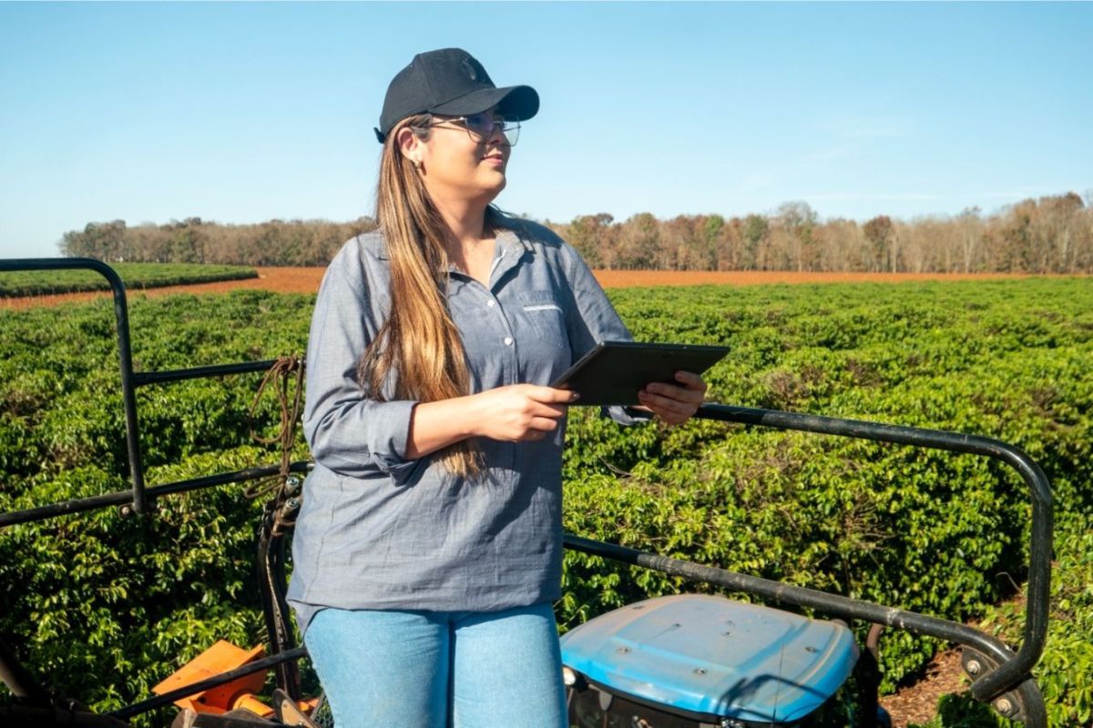 Entre as áreas com maior demanda por profissionais está a agropecuária, com 36 mil. (Foto: Reprodução/ Senai)