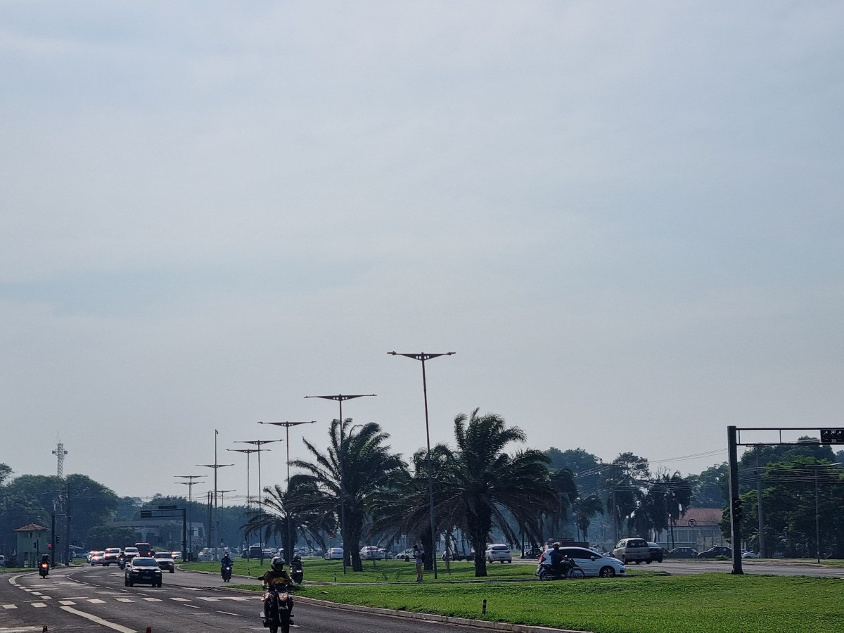 Chuvão promete mudar o cenário em MS; nuvens já podem ser vistas no céu da capital (Foto: Felipe Ribeiro)