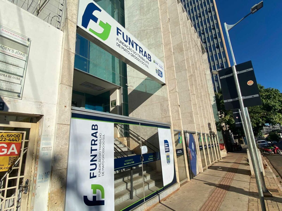 Fachada da Funtrab, em Campo Grande; confira as vagas de trabalho disponíveis (Foto: Giovanna Dauzacker)