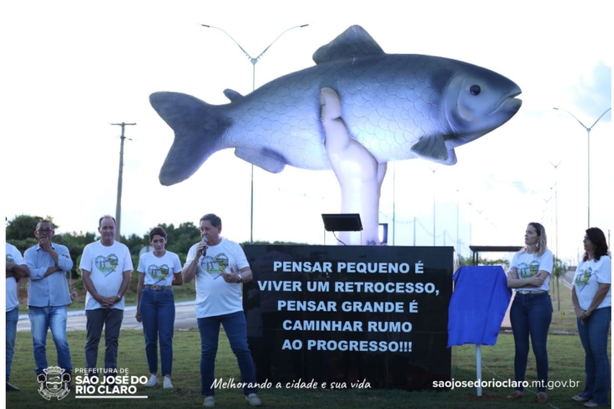 Monumento do Matrinxã na Entrada da Cidade e Jardim Rio Claro. (Foto: Reprodução/ Prefeitura de São José do Rio Claro)