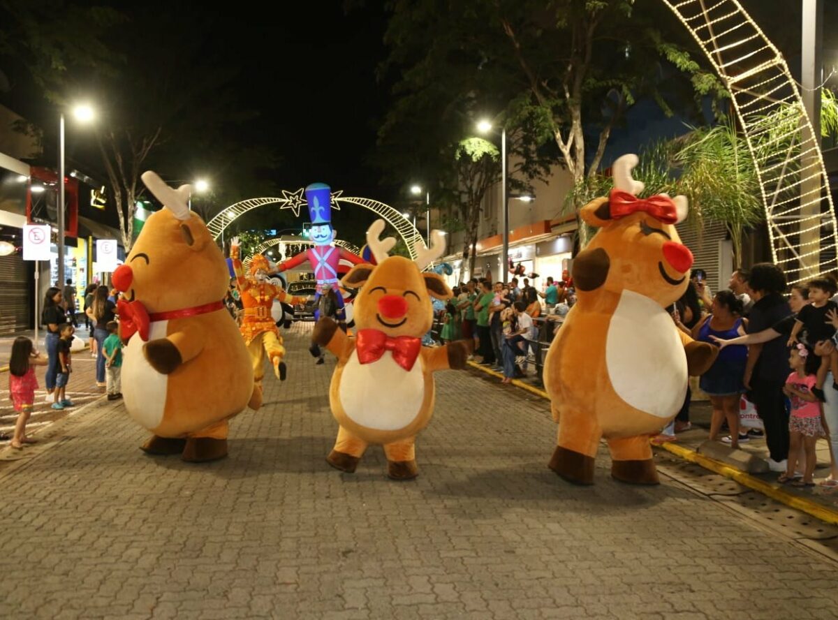 Renas na tradicional Parada Natalina da 14 de Julho (Foto: Divulgação)