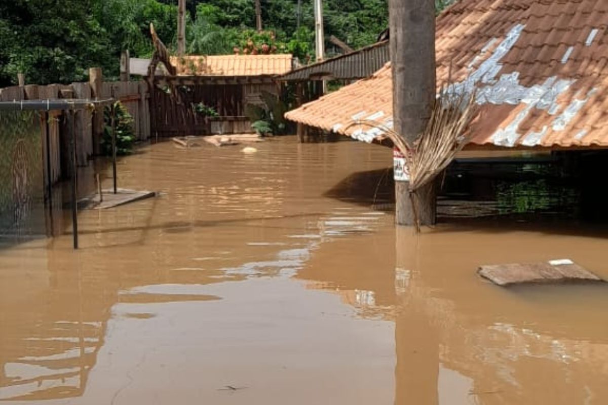 Enchentes fecham pousada em Nobres (Foto: reprodução)