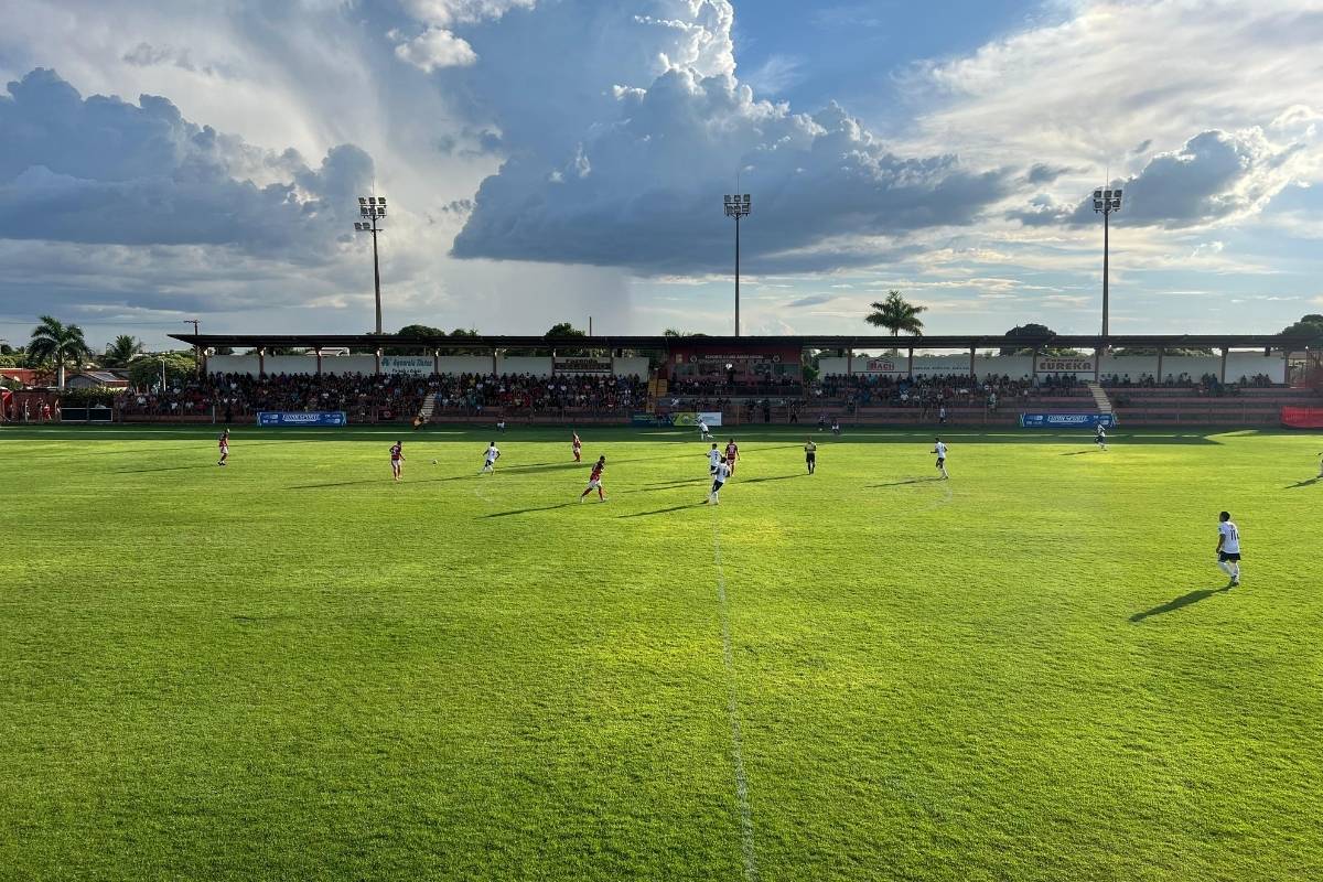 Lance de Águia Negra x Costa Rica no estádio Ninho da Águia, em Rio Brilhante, pela 4ª rodada do Campeonato Sul-Mato-Grossense (Foto: Rodrigo Freitas)