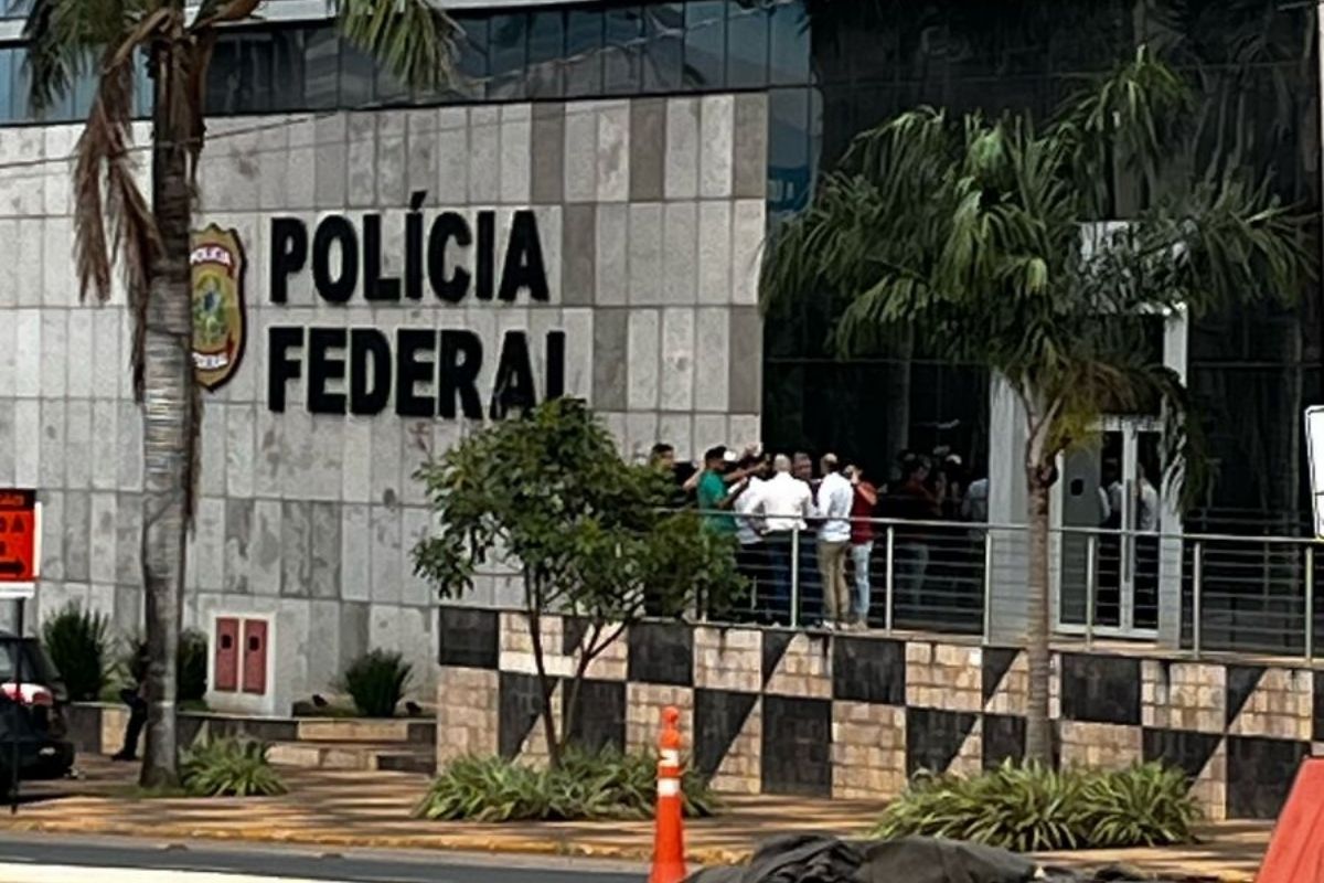 Gustavo foi preso na manhã desta sexta-feira (14) e levado à sede da Polícia Federal em Cuiabá. (Foto: Reprodução/ Mylla Vieira)