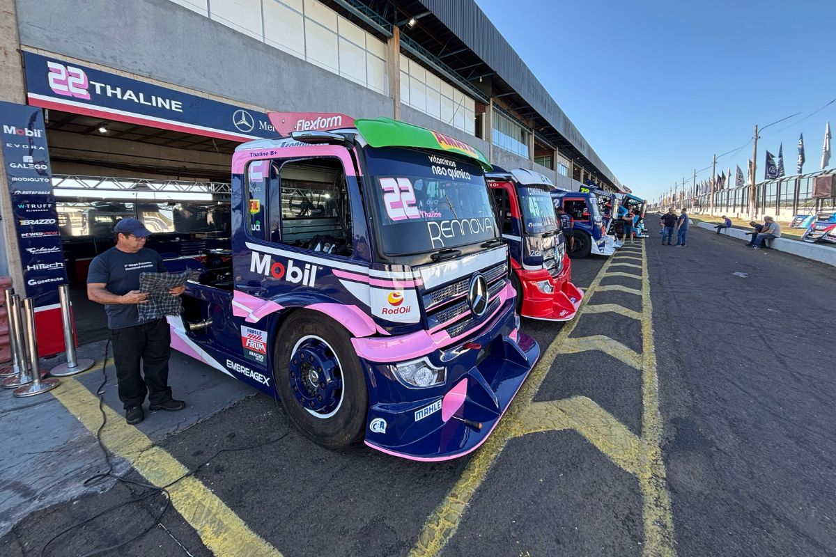 Caminhões da Copa Truck em Campo Grande. (Foto: Isabelly Melo)