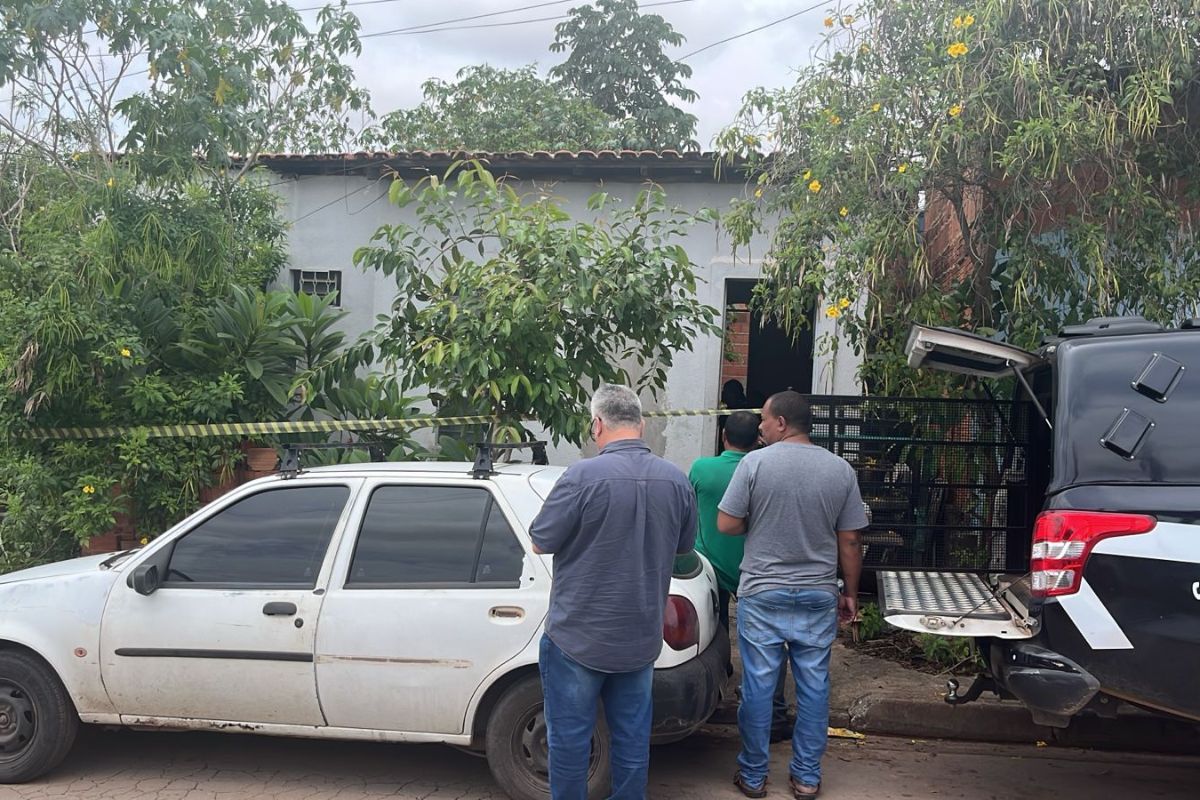 Casa onde corpo de Emilly foi encontrado (Foto: Primeira Página)